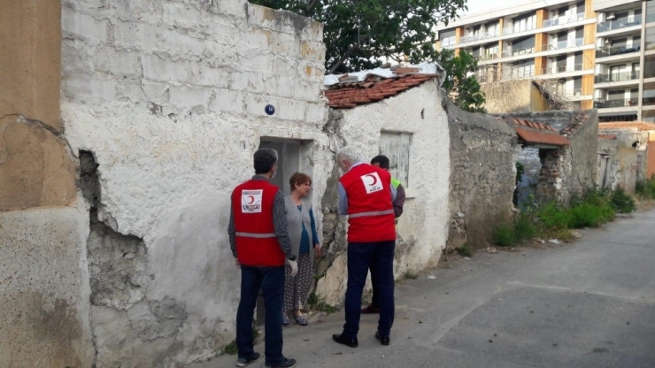 Kızılay, Roman Vatandaşlara İftar Yemeği Dağıttı