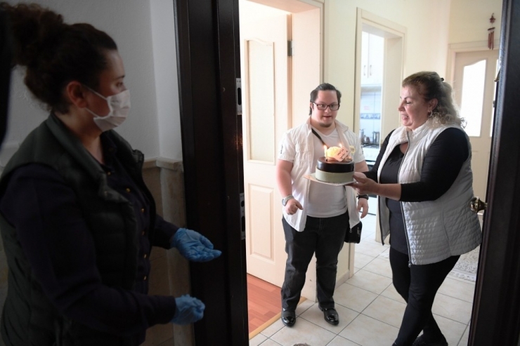 Down Sendromlu Umutcan’a Doğum Günü Sürprizi