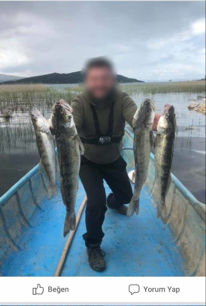 Balıkla Fotoğraf Çektiren Olta Avcısı Ve Tekne Sahibine 15 Bin Lira Ceza