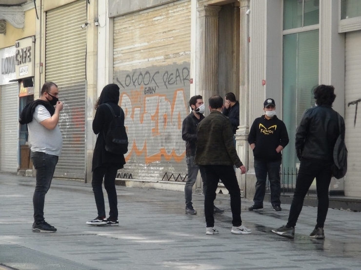 İstiklal Caddesi’nde Dikkat Çeken Yoğunluk