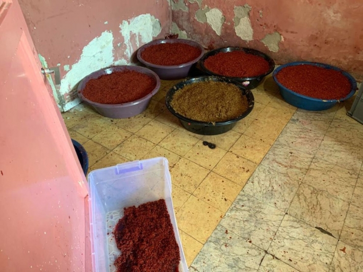 Küçükçekmece’de 1 Ton 350 Kilo Kaçak Nargile Tütünü Ele Geçirildi