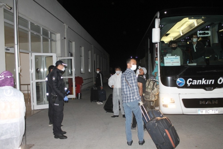 Kuveyt’ten Gelen 276 Türk Vatandaşı Yurda Yerleştirildi