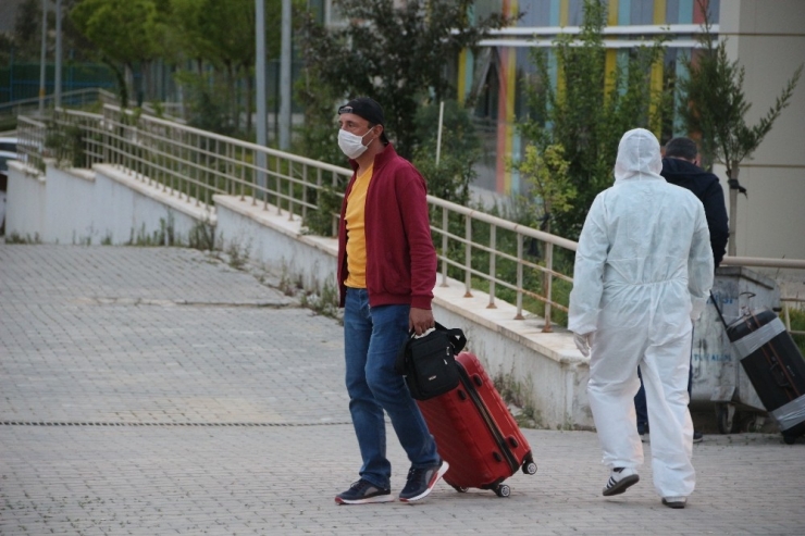 Kuveyt’ten Getirilen Türk Vatandaşları Karantinaya Alındı
