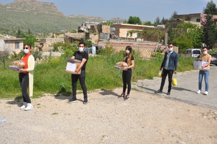 Mardinli Yardımseverlerden Süryani Aileye Destek