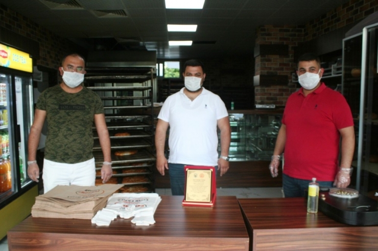 Korona Tedbirlerine Uyan Fırıncıya Plaket