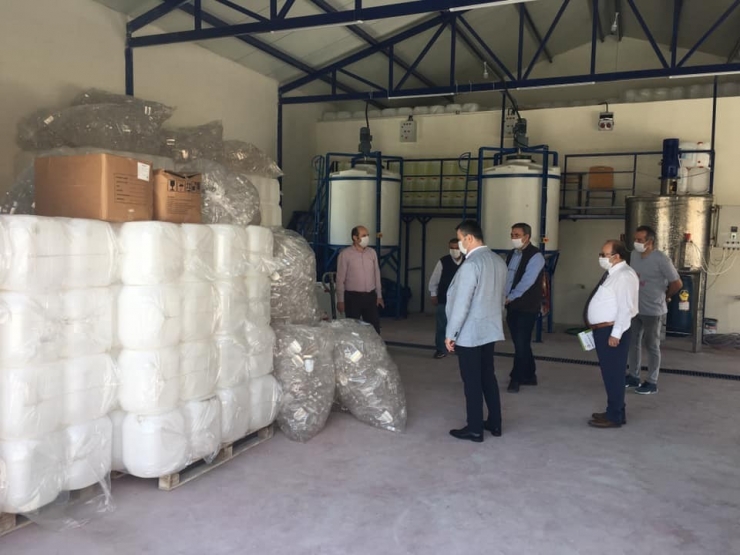 Liseli Öğrenciler 36 Ton Dezenfektan Üretti