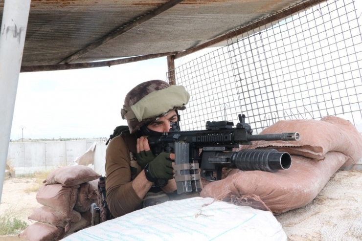 Sınır Ötesindeki Asker Ve Polislere İftar İkramı