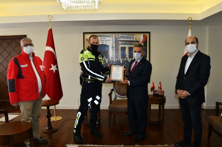 Vali Kaymak’tan İmmün Plazma Bağışçılarına Sertifika