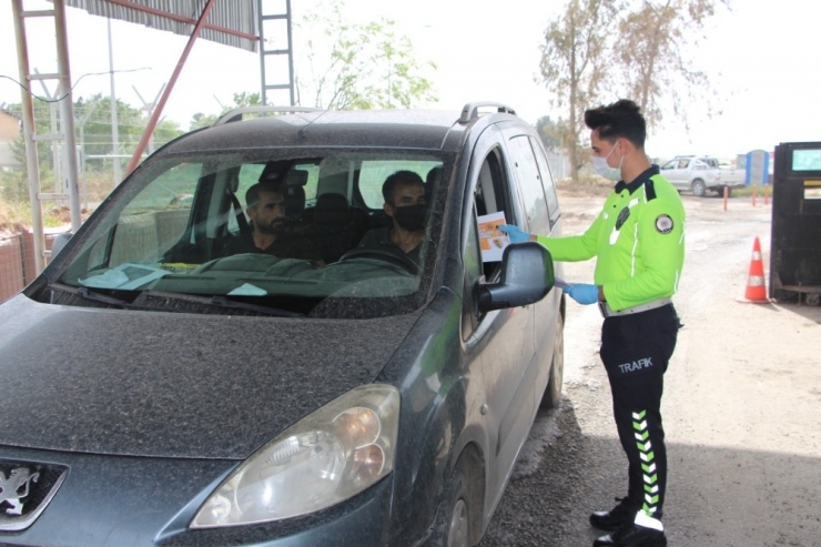 Silopi’de Trafik Polisleri Şoförleri Bilgilendirdi