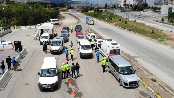 43 İlin Geçiş Noktasında Araçlar Tek Tek Durduruldu