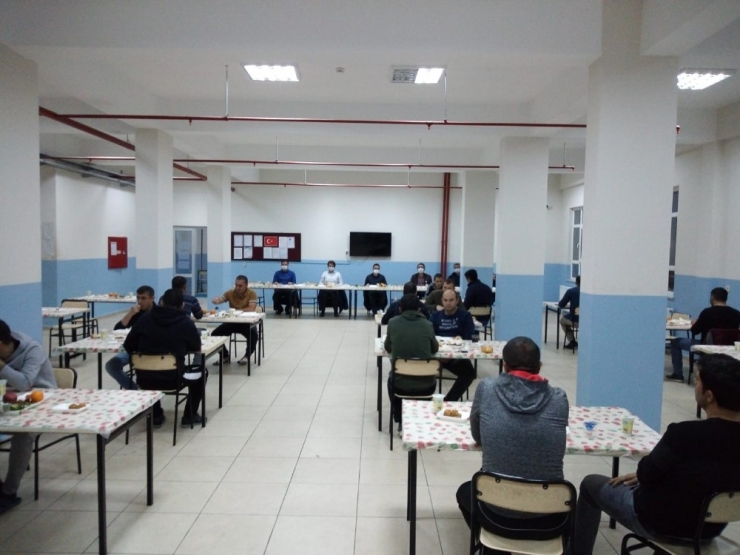 İzolasyon Sürecindeki İnfaz Koruma Memurlarıyla İftar Yapıldı