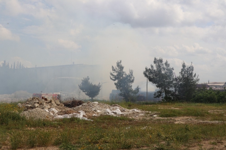 Adana’da Kağıt Fabrikasında Yangın