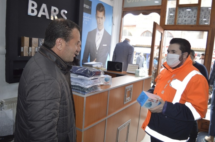 Başkan Sayan: “Chp’li Belediyelere Maske Gönderebiliriz”