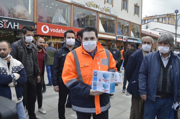 Başkan Sayan: “Chp’li Belediyelere Maske Gönderebiliriz”