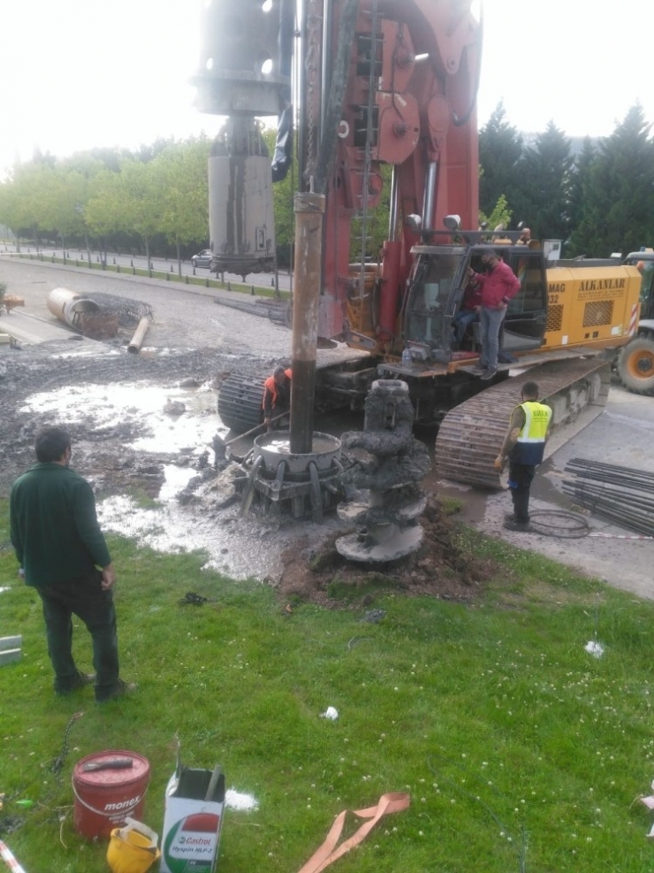 Sekapark Tramvay Durağı’na Yapılacak Üst Geçit İçin Çalışmalar Başladı