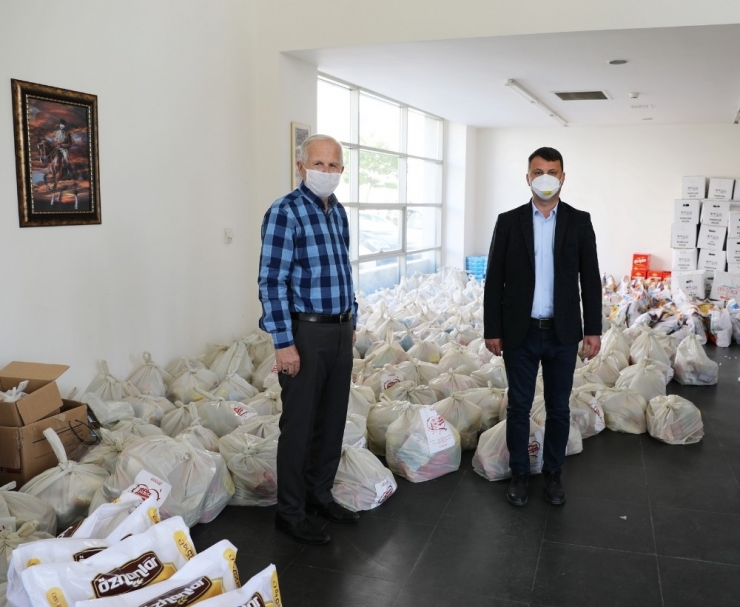 Akhisar Belediyesi Geçim Sıkıntısı Yaşayan Esnafları Unutmadı
