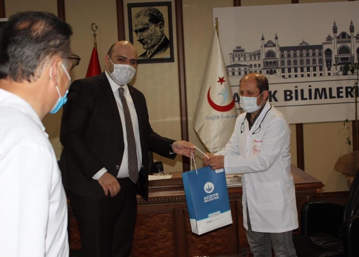 Sağlık Personeline Başkan Orhan’dan Moral Ziyareti