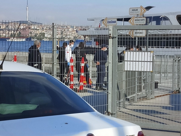 Kabataş İskelesinden Denize Atlayan Şahıs Hayatını Kaybetti