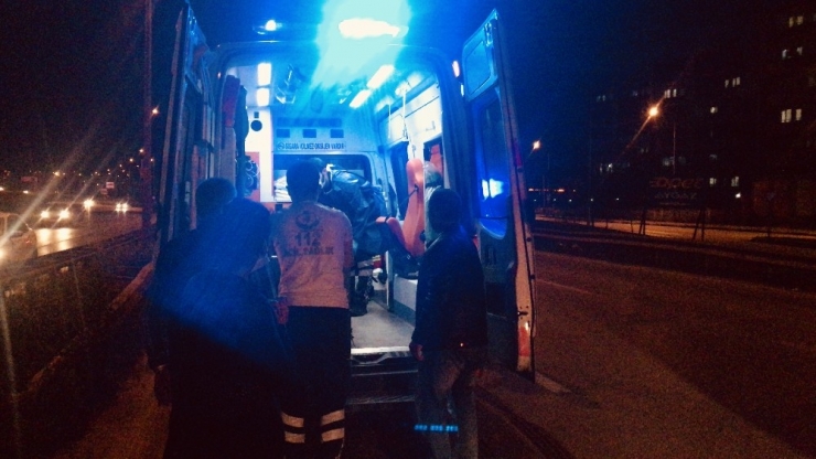 Kırmızı Işık İhlali Yapan Sürücü Kaza Yaptı:2 Yaraşlı