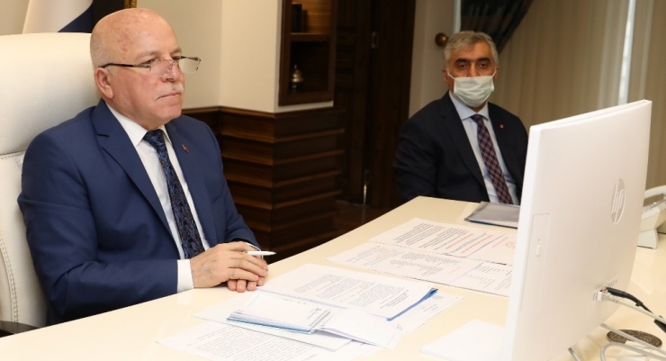 Bakan Pakdemirli’den Başkan Sekmen’e Üretim Övgüsü