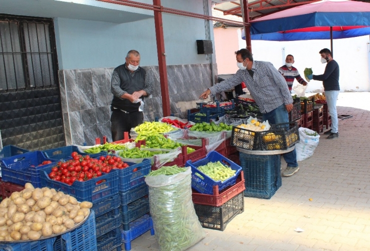 Karantina Süresi Biten Mahallede Normal Hayat Başladı