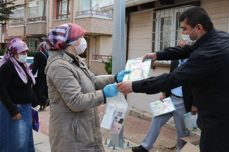 Çankaya Belediyesinden Çocuklara Süt Dağıtımı