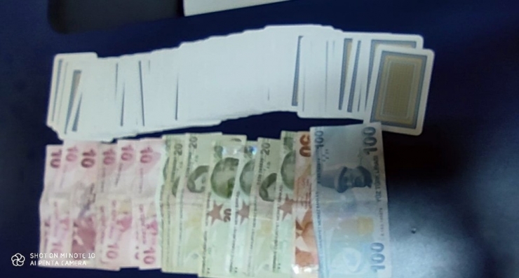 İstanbul’da Kumar Oynanan Kıraathanelere Operasyon