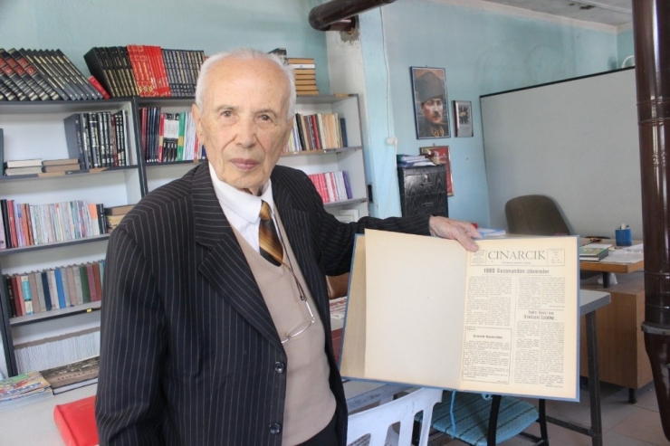 11 Bin Kitabın Bulunduğu 20 Yıllık Kütüphaneyi Bağışlayacak