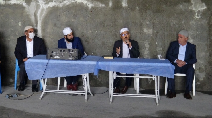 Aralarında Husumet Bulunan İki Aile, Sosyal Mesafe Kurallarına Uyup Maske Takarak Barıştı