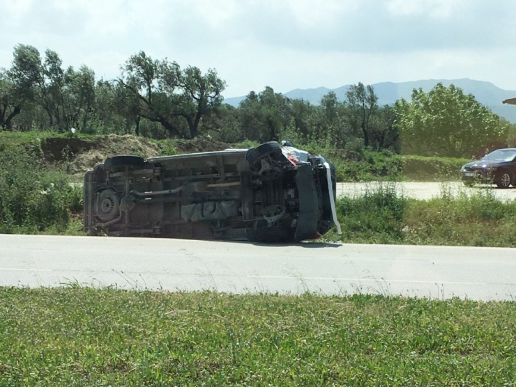 Hatay’da Ambulans İle Otomobil Çarpıştı: 3 Yaralı