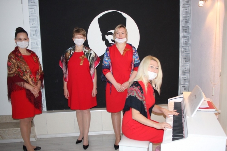 Antalya’nın Yabancı Gelinlerinden 9 Mayıs Zafer Günü Klibi