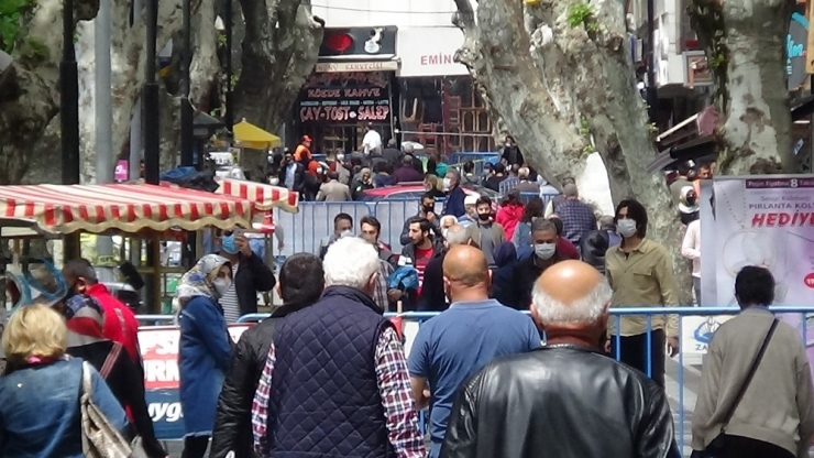 Korona Virüse Rağmen Dışarı Çıkan Vatandaşlardan İlginç Diyaloglar