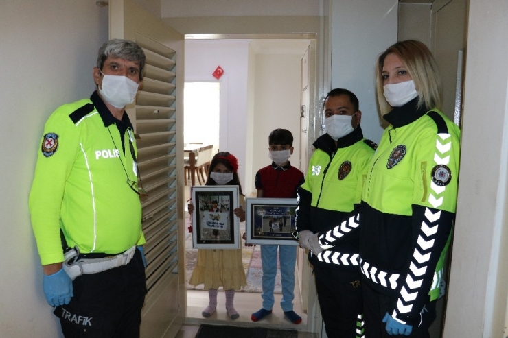 Polisten Ravza Ve Kaan Kardeşlere Sürpriz