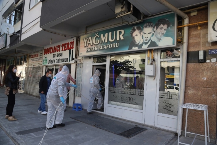 Kayseri’de Berber Ve Kuaförler Dezenfekte Ediliyor