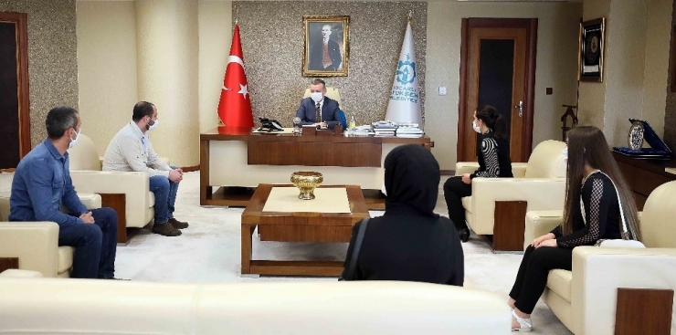 Başkan Büyükakın, Evde Bakım Personellerini Kadroya Aldı