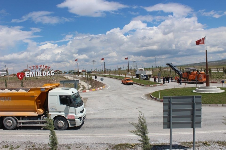 Emirdağ’da Konya Caddesi Yeniliyor