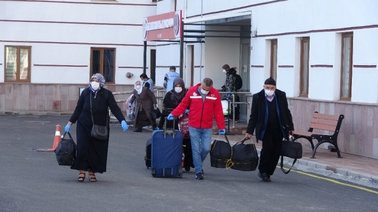 Karantina Süreçleri Biten Vatandaşlar, 14 Günlük Süreci Duygu Dolu Sözlerle Anlattı