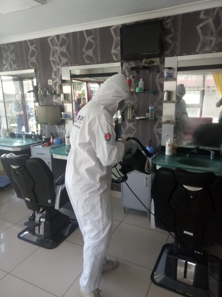 Sincan’da Kuaför, Berber Ve Güzellik Salonları Dezenfekte Ediliyor