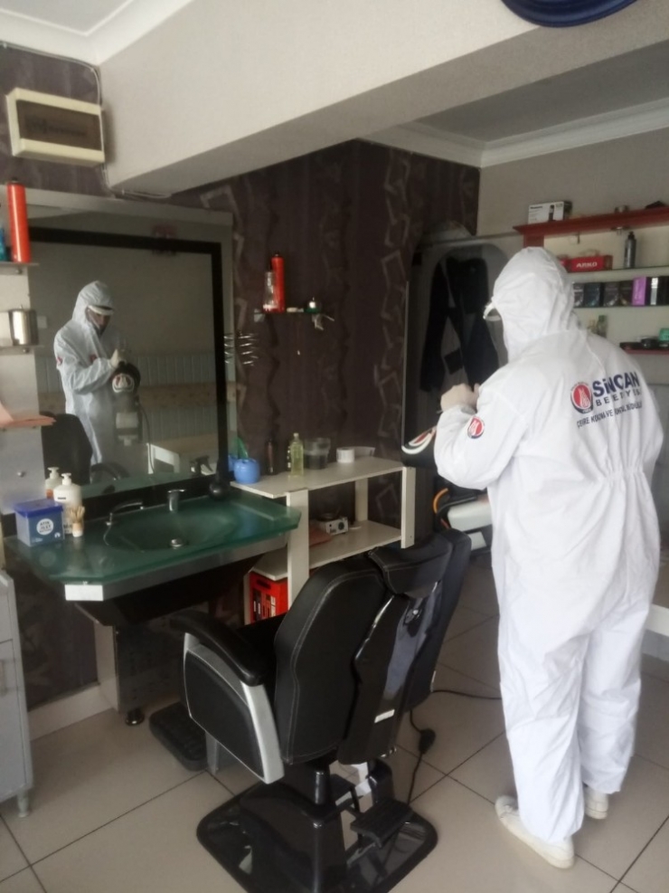 Sincan’da Kuaför, Berber Ve Güzellik Salonları Dezenfekte Ediliyor