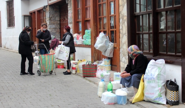 Menteşe’nin Yoğurtçu Kadınları Sokaktan Kurtulmak İstiyor