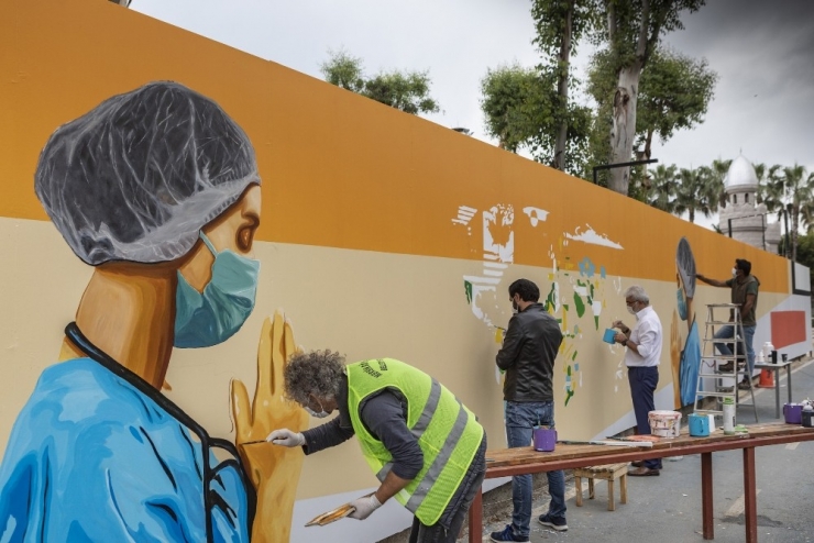 Mersin Sahil Şeridi Duvar Resimleriyle Renklendi