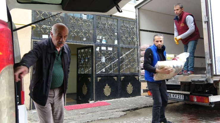 Esnaf Ve Sanatkarlar Odasından Korona Mağduru 3 Bin Esnafa Yardım Paketi