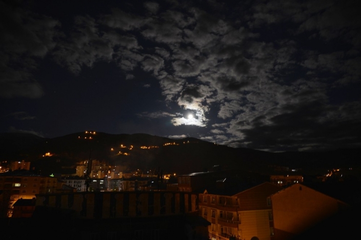 Muş’ta Dolunay Güzelliği