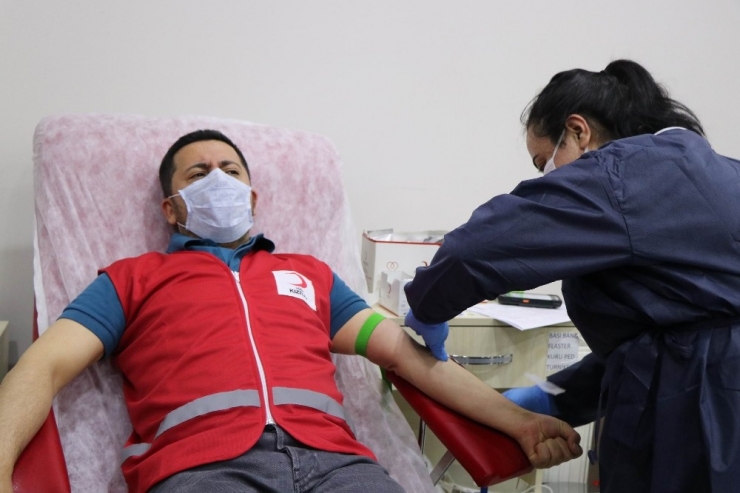 Başkan Arı, Ağrı Belediye Başkanı Sayan’ın Meydan Okumasına Karşılık Verdi