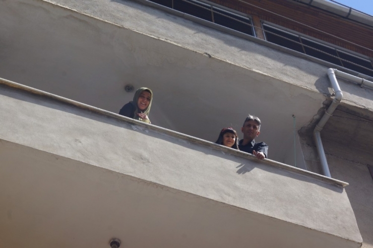 İstiklal Marşını Güzel Okudu, Trafik Haftasında Ödülü Kaptı