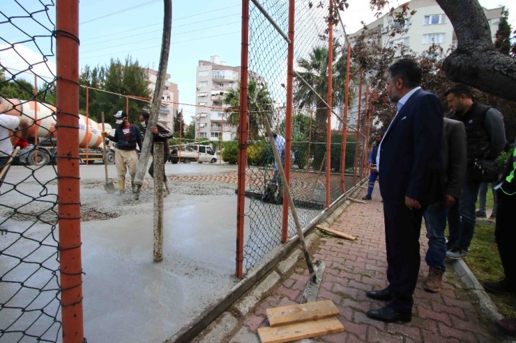 Bayraklı’nın Spor Alanları Yenileniyor