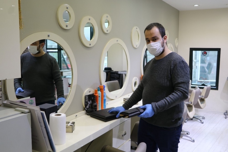 Kuaförler Kolları Sıvamaya Başladı