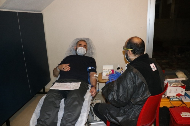 Sağlık Çalışanları Kan Bağışı Çağrısına Duyarsız Kalmadı