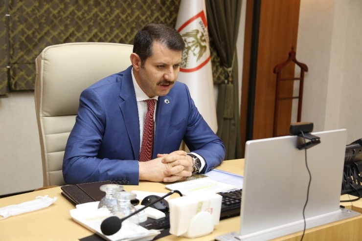 Sivas’ta 1 Kişi Covid-19’u 12 Kişiye Bulaştırdı