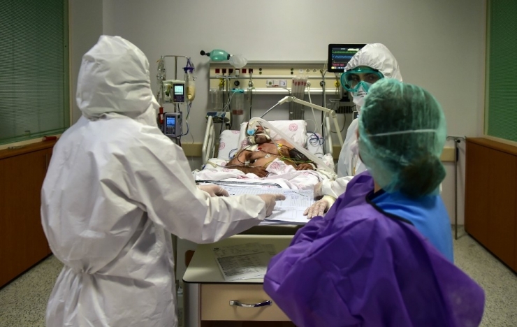 Koronavirüs Yoğun Bakımında Duygulandıran Anlar